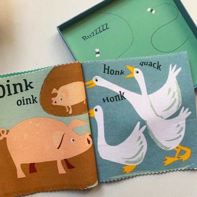 The noisy farmyard rag book